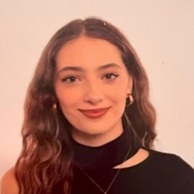 Babysitter in Seville: Natalia