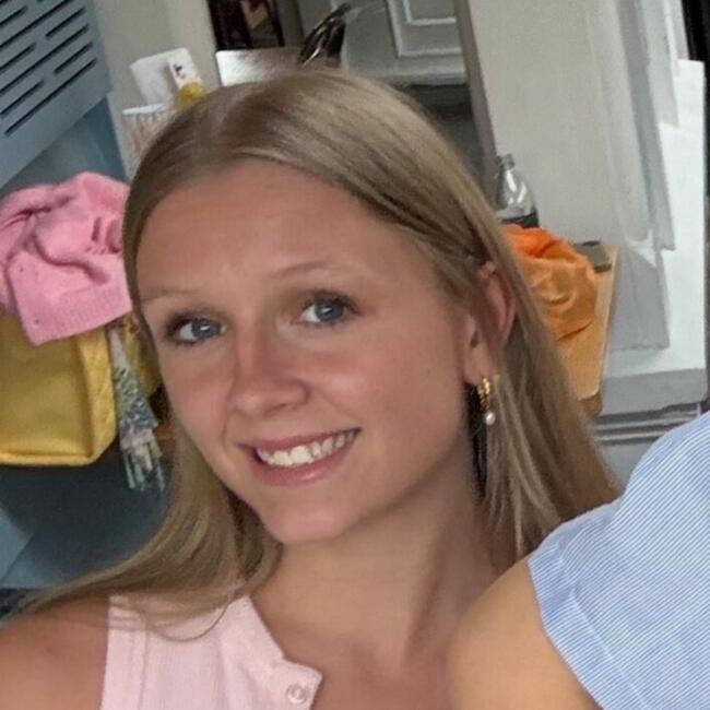 Babysitter in Christchurch: Carly