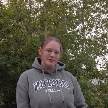 Baby-sitter in Dieppe: Jasmine