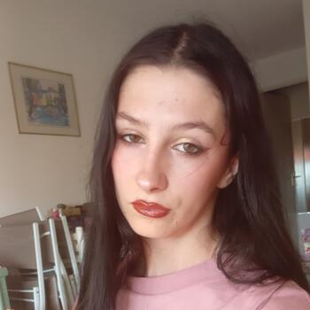 Babysitter in Limoges: Juliette