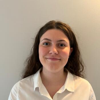 Babysitter in Marcoux: Laura