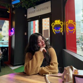 Babysitter in Istanbul: Zaida