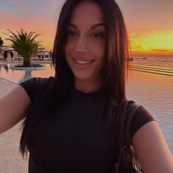 Babysitter in Vienna: Munira
