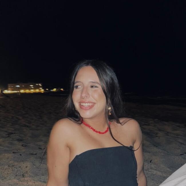 Babysitter in Seville: Natalia