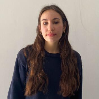Babysitter Le Mesnil-Saint-Denis: Ilona