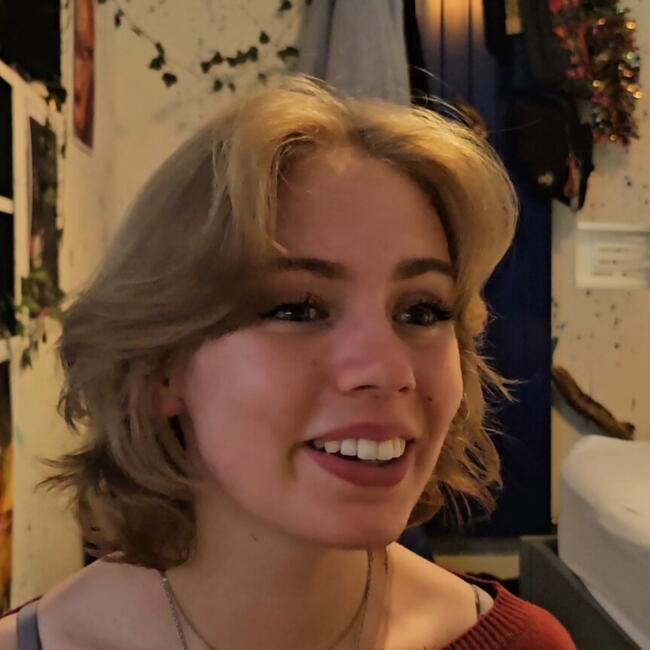 Babysitter in Kings Langley: Emily