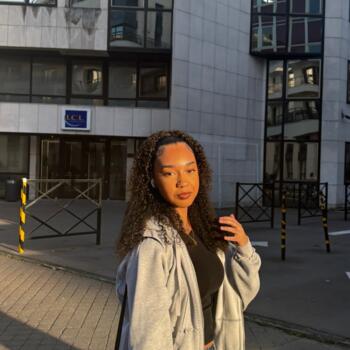 Babysitter in Clichy: Louna