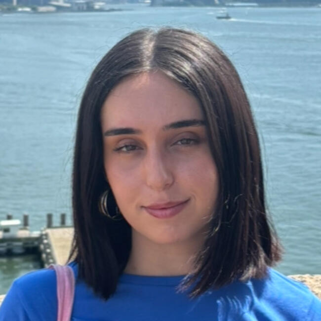 Babysitter in Seville: Julia