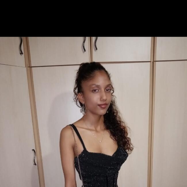 Babysitter in Phoenix: Nuzailah