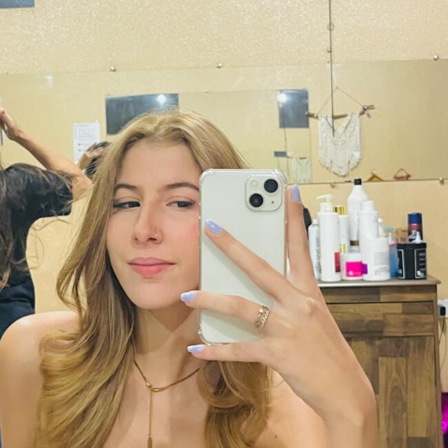 Babysitter in Dourados: Ana Julia