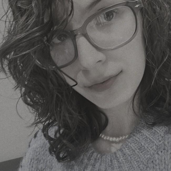 Babysitter in Châtelet: Dalya