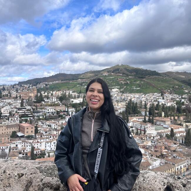 Babysitter in Granada: Bruna