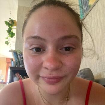 Babysitter in Saint-Jory-de-Chalais: Jordanne