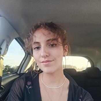 Babysitter in Blainville-sur-Orne: Léa