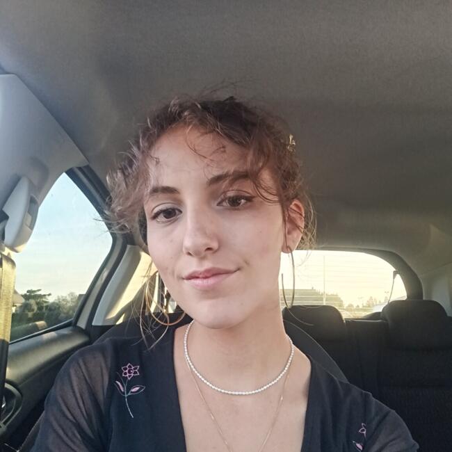 Babysitter in Blainville-sur-Orne: Léa