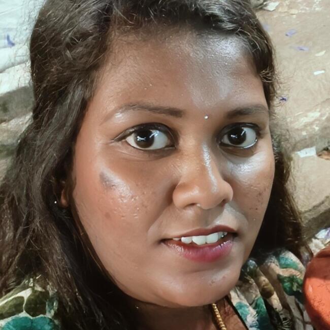 बंगलौर में बेबीसिटर: Keerthika