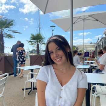 Baby-sitter in Rennes: Angele