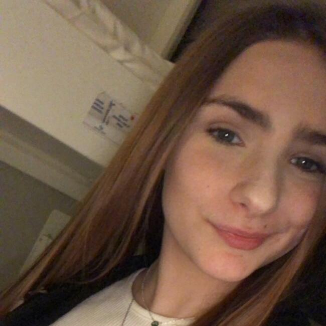 Babysitter in Périgueux: Alix