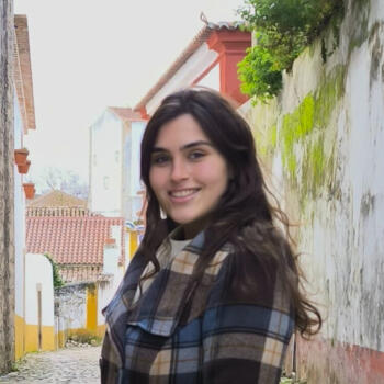 Babysitter Evora: Inês
