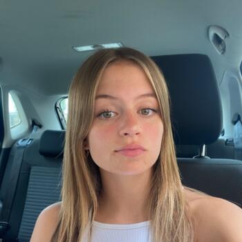 Babysitter in La Guierche: Laurine