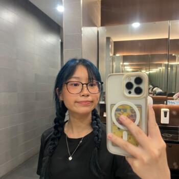 Babysitter in Singapore: Dione