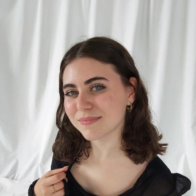 Babysitter in Avignon: Estelle