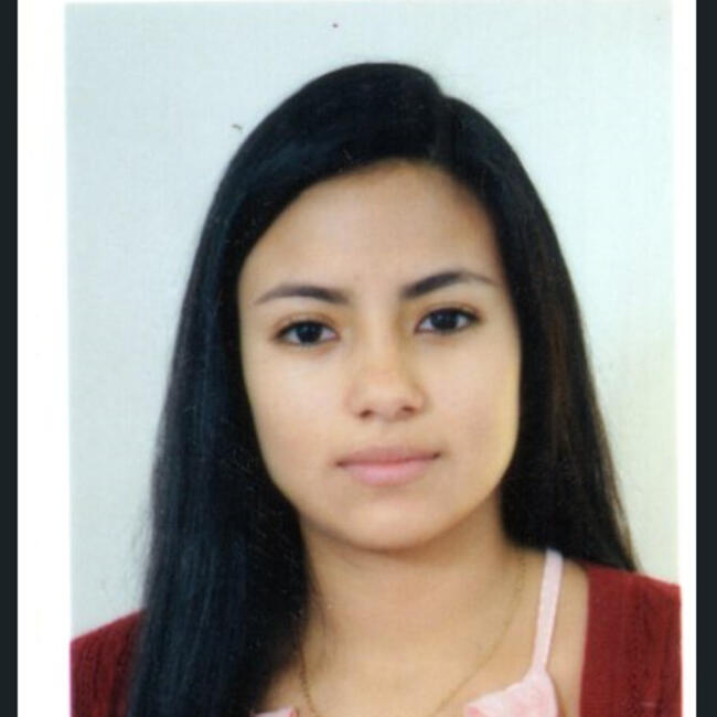 Babysitter in Ambato: Paola