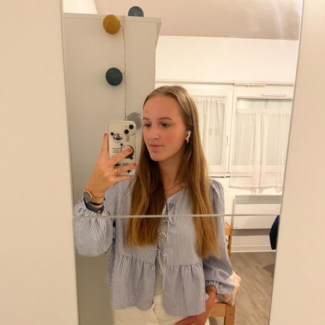 Babysitter in Olivet: Ludivine