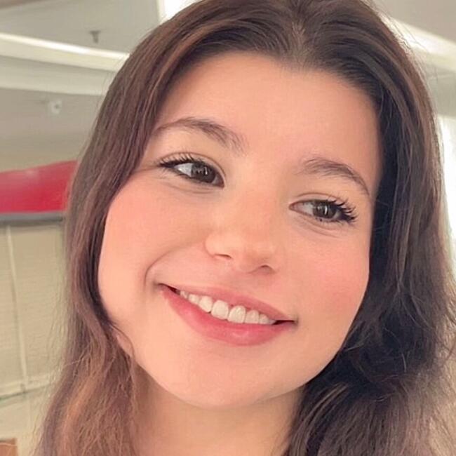 Babysitter in Brasília: Izi leticia