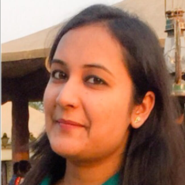नई दिल्ली में बेबीसिटिंग की नौकरी: Ayushi