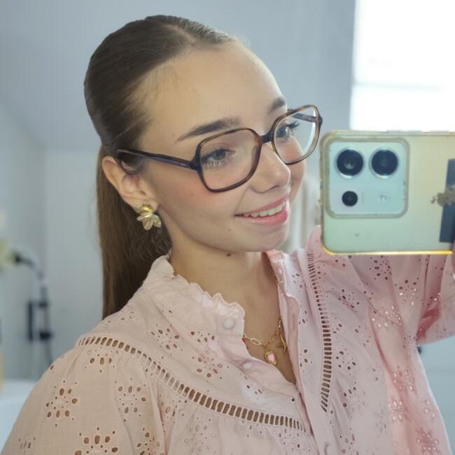 Babysitter in Bellerive-sur-Allier: Lou