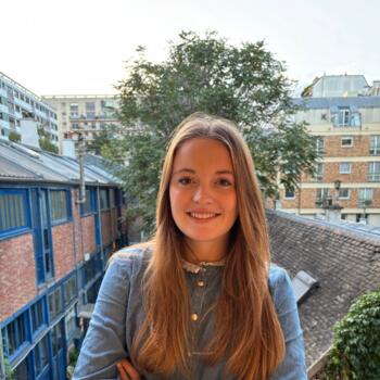 Babysitter in Paris: Victoire