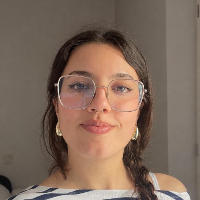 Babysitter in Bayeux: Noa