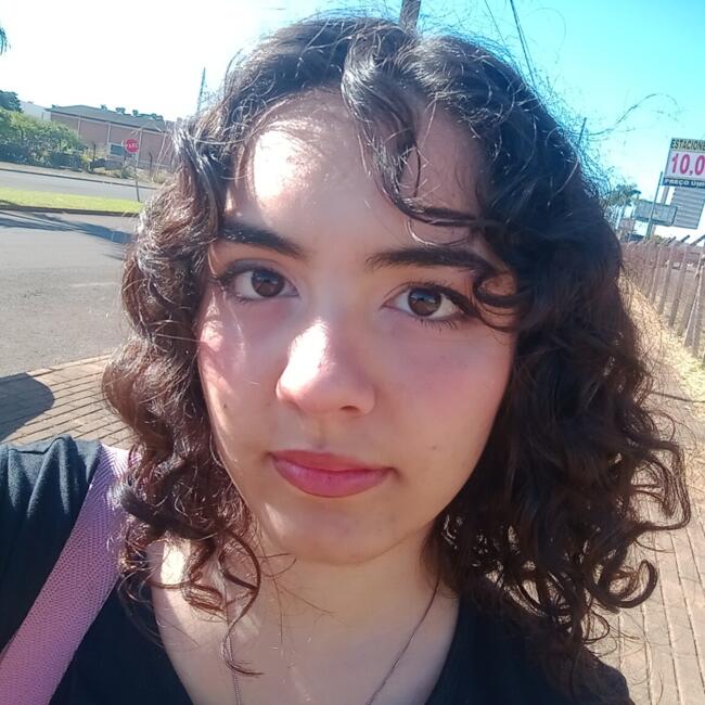 Babysitter in Maringá: Maria Carolina