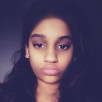 Babysitter in London: Zainab