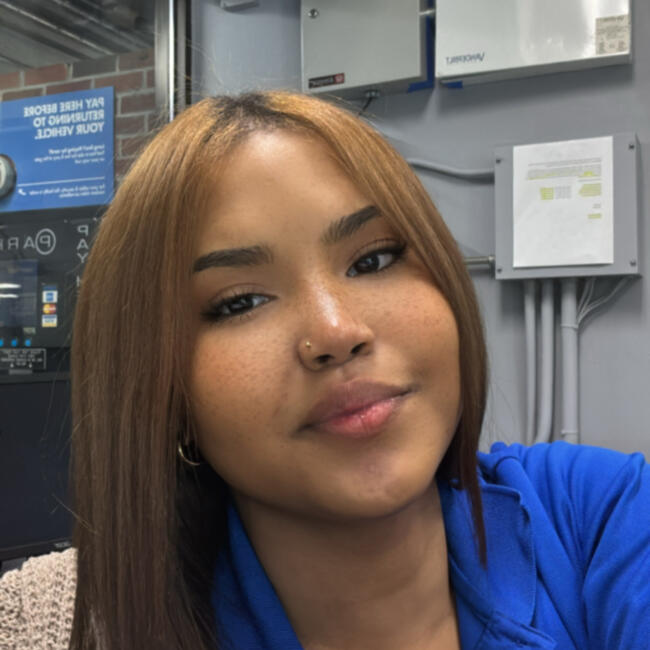 Babysitter in Lowell: Ashly