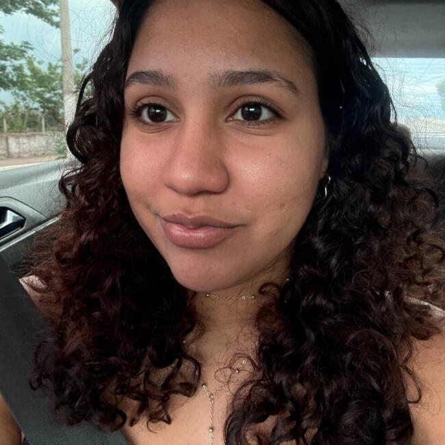 Babá em Várzea Grande: Louise