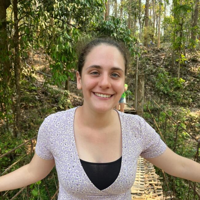 Babysitter in Villeneuve-Loubet: Romy