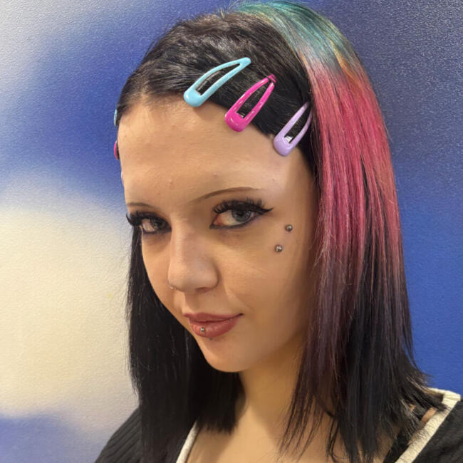 Babysitter in Newton Abbot: Leah