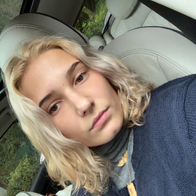 Babysitter in Woluwe-Saint-Pierre: Anastacia