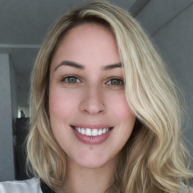 Babysitter in Joinville: Letícia