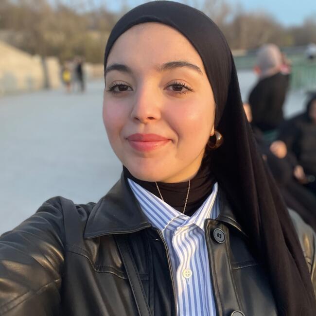 Babysitter in Montreal: Kenza