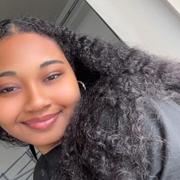 Babysitter Aglantzia: Christina