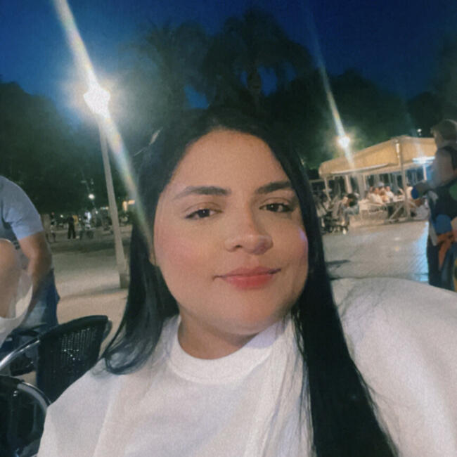 Canguro en Elche: Juliana Franco