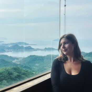 Babysitter Darwin: Brie