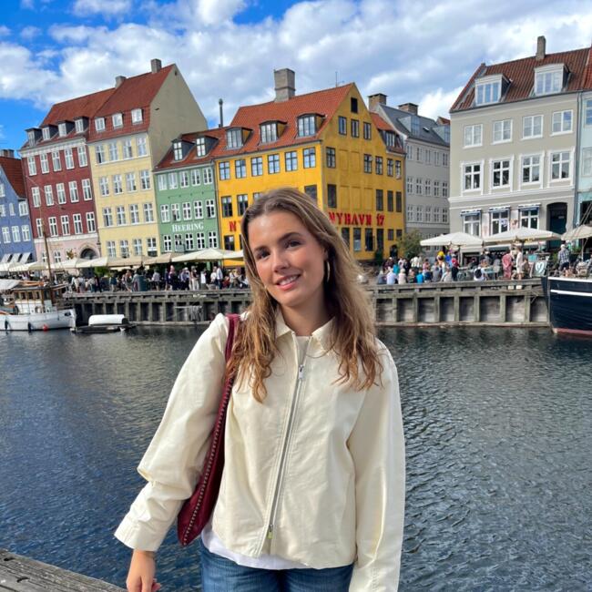 Babysitter in Sydney: Anna