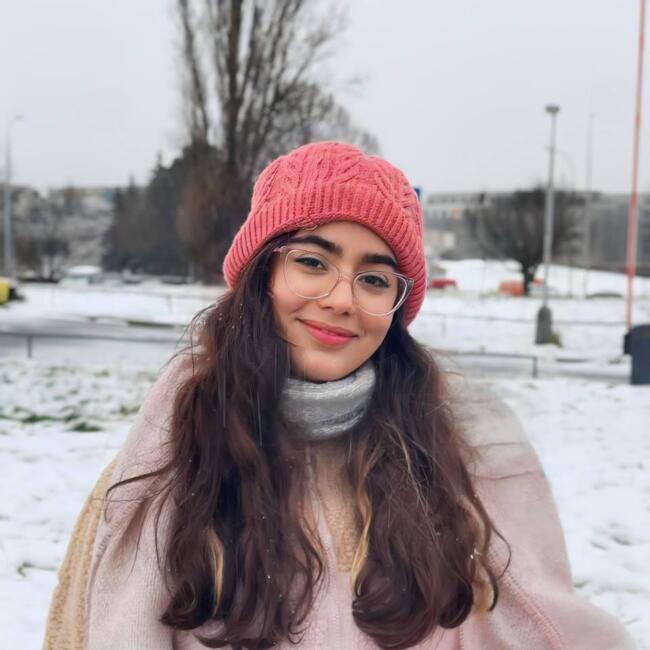 Babysitter in Prague: Negin