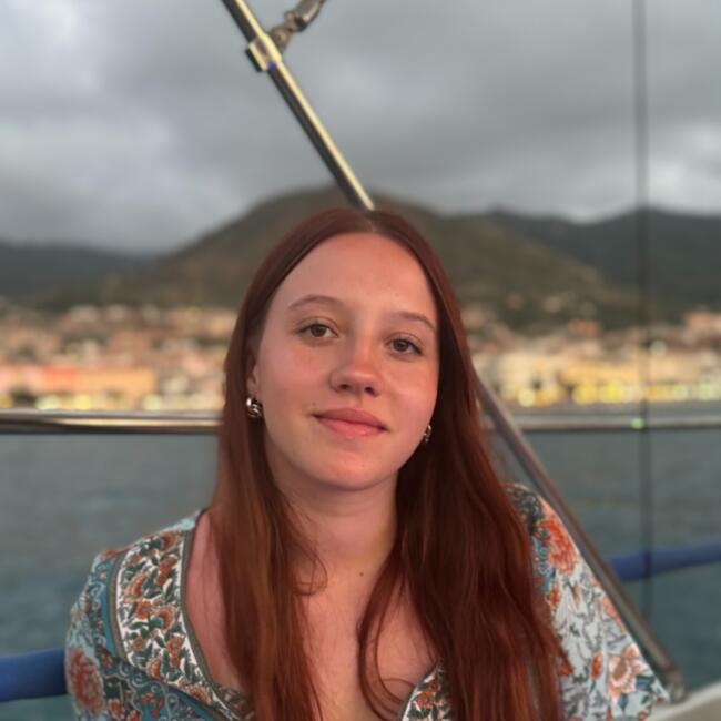 Babysitter in Villeneuve-Saint-Germain: Apolline