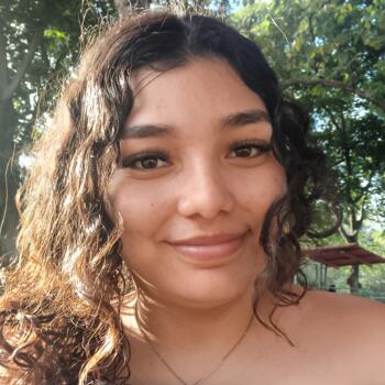 Babysitter in Panama City: Hannah