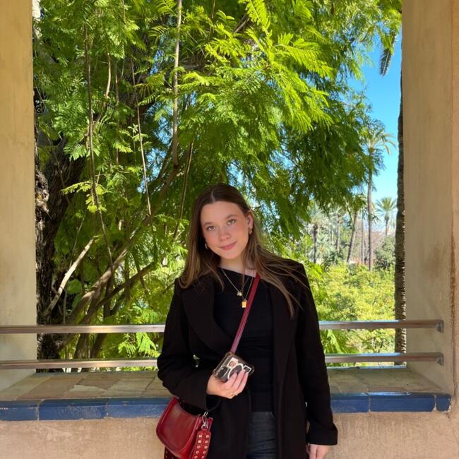 Babysitter in Seville: Irene
